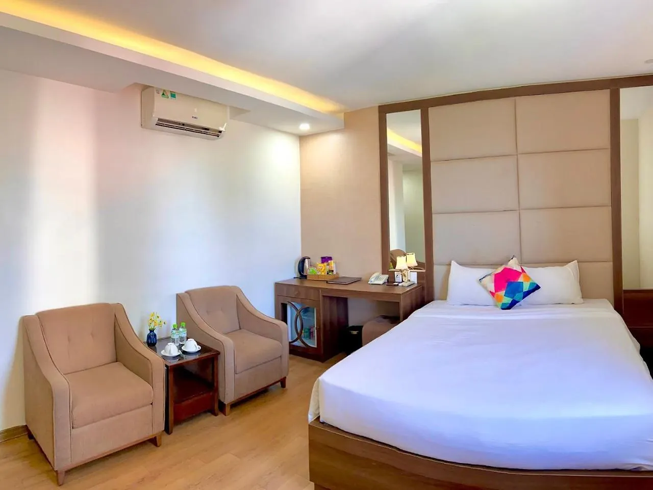 Pariat River Front Hotel Đà Nẵng